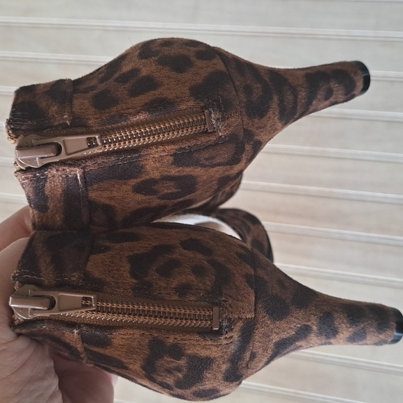 NWT Lifestride Giovanna Animal Print Kitten Heel Ankle Strap Pumps - Picture 4 of 8